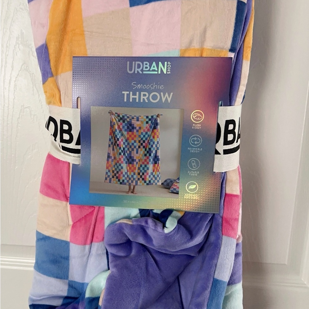 URBAN SHOP Vibrant Multicolor Checkered Throw Blanket - Picture 7 of 9